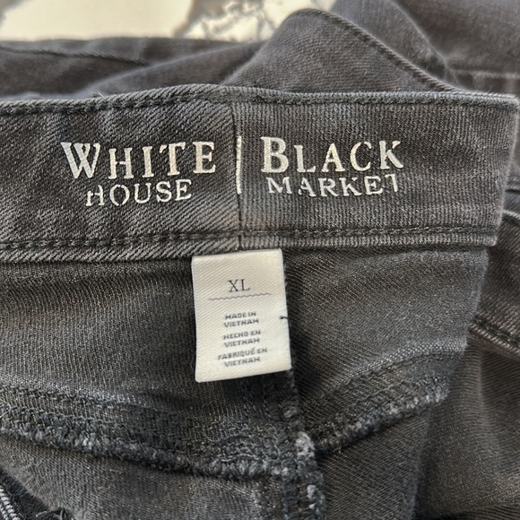 White House Black Market Mid-Rise Skinny Ankle Jean in Black. Size XL. - Picture 5 of 7